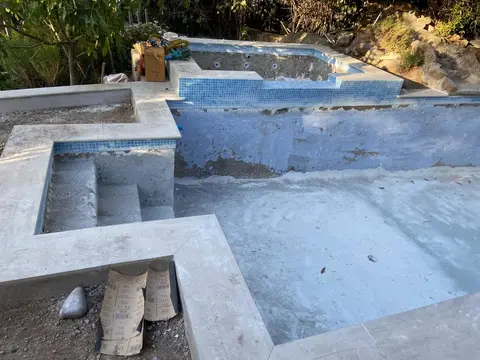 Piscina de hormigón construida por Piscinas Hexágono, foto 1