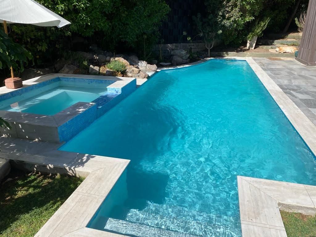 Piscina renovada con revestimiento Dimans Pool