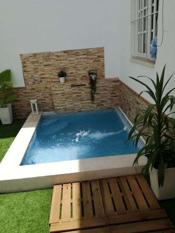 Piscina de fibra Mini Oasis instalada, imagen referencial